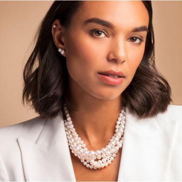 Pearls are forever chic and on style! A Must for your SP24 capsule wardrobe! - Picture 1 of 4